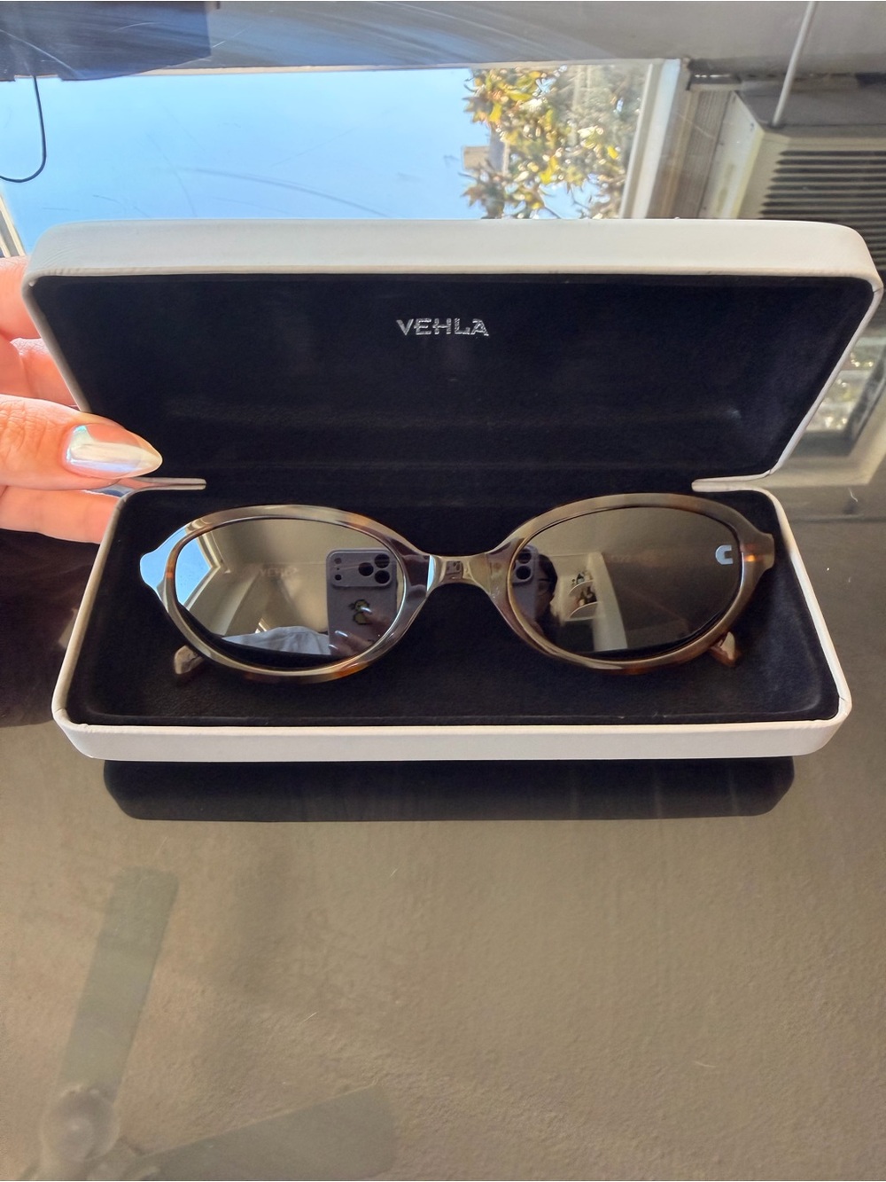 VEHLA Women’s Oval Tortoiseshell Sunglasses - Brown/Black Lenses